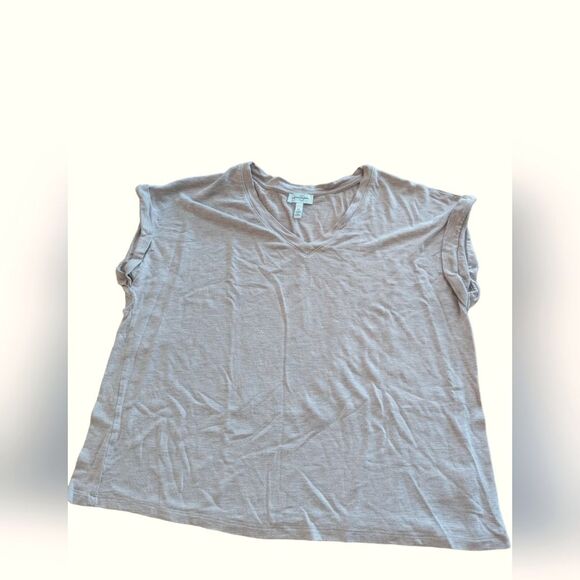 🛍️Tan / Light Brown Jessica Simpson V Neck Short Sleeve Tee Shirt Loose Fitting - Picture 1 of 5